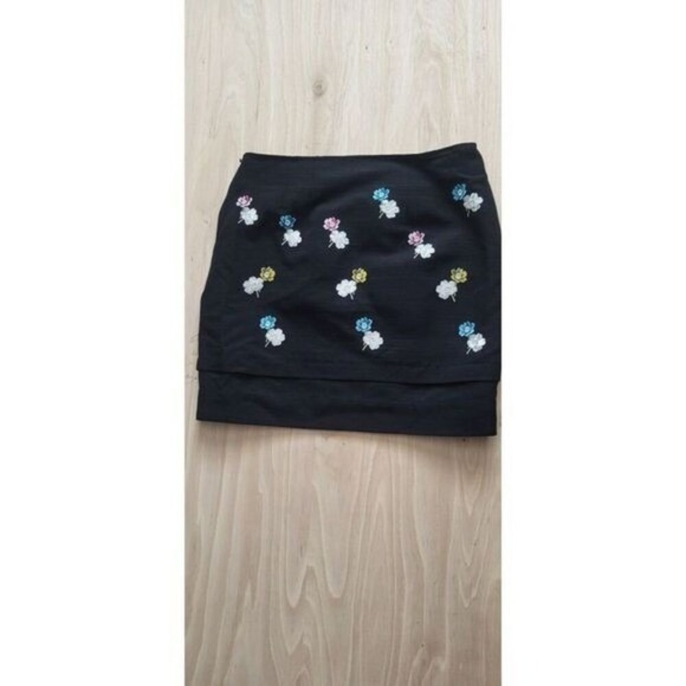 HD in Paris Black Embroidered Floral Mini Skirt Anthropologie Size 4